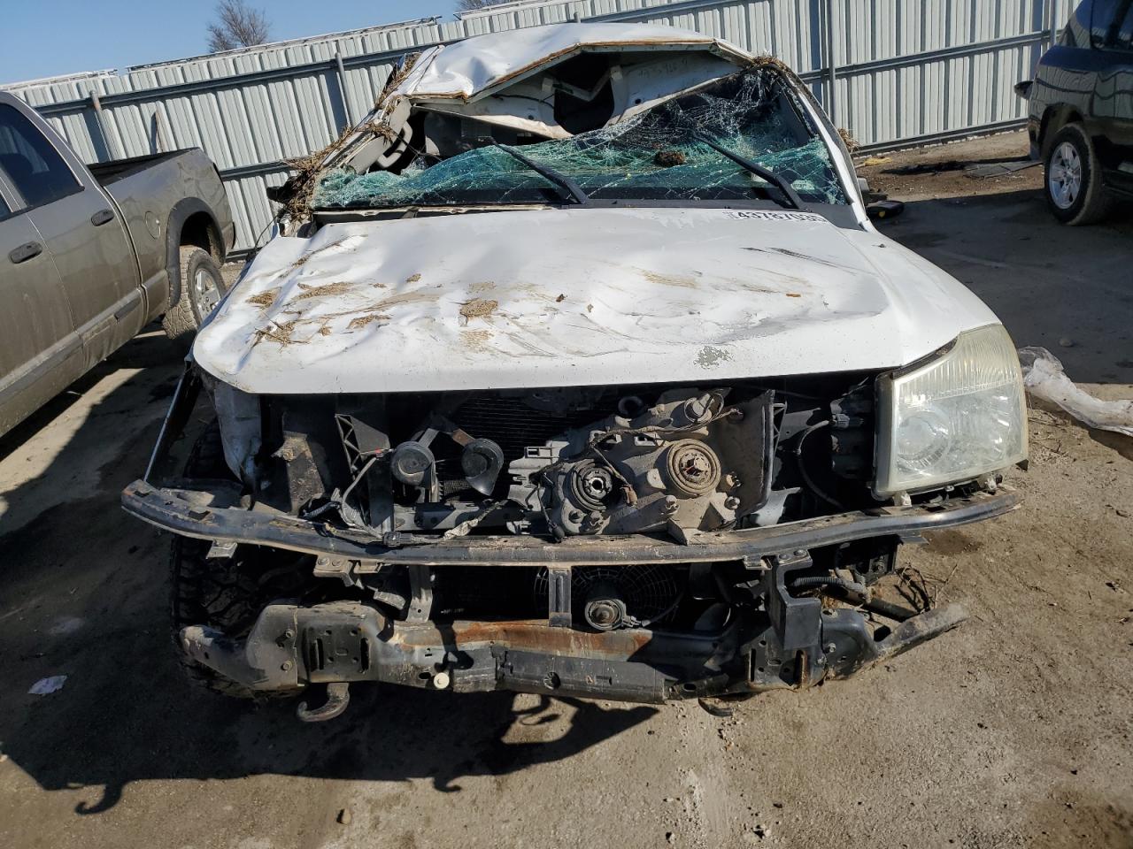 2004 Nissan Titan - Image 5