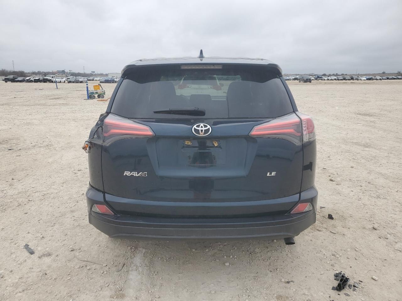 2017 Toyota RAV 4 - Image 6