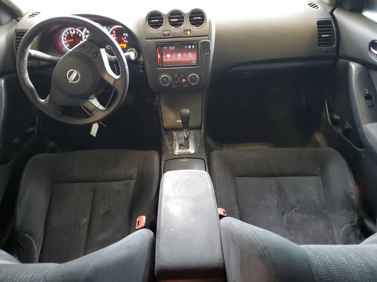 2010 Nissan Altima - Image 8