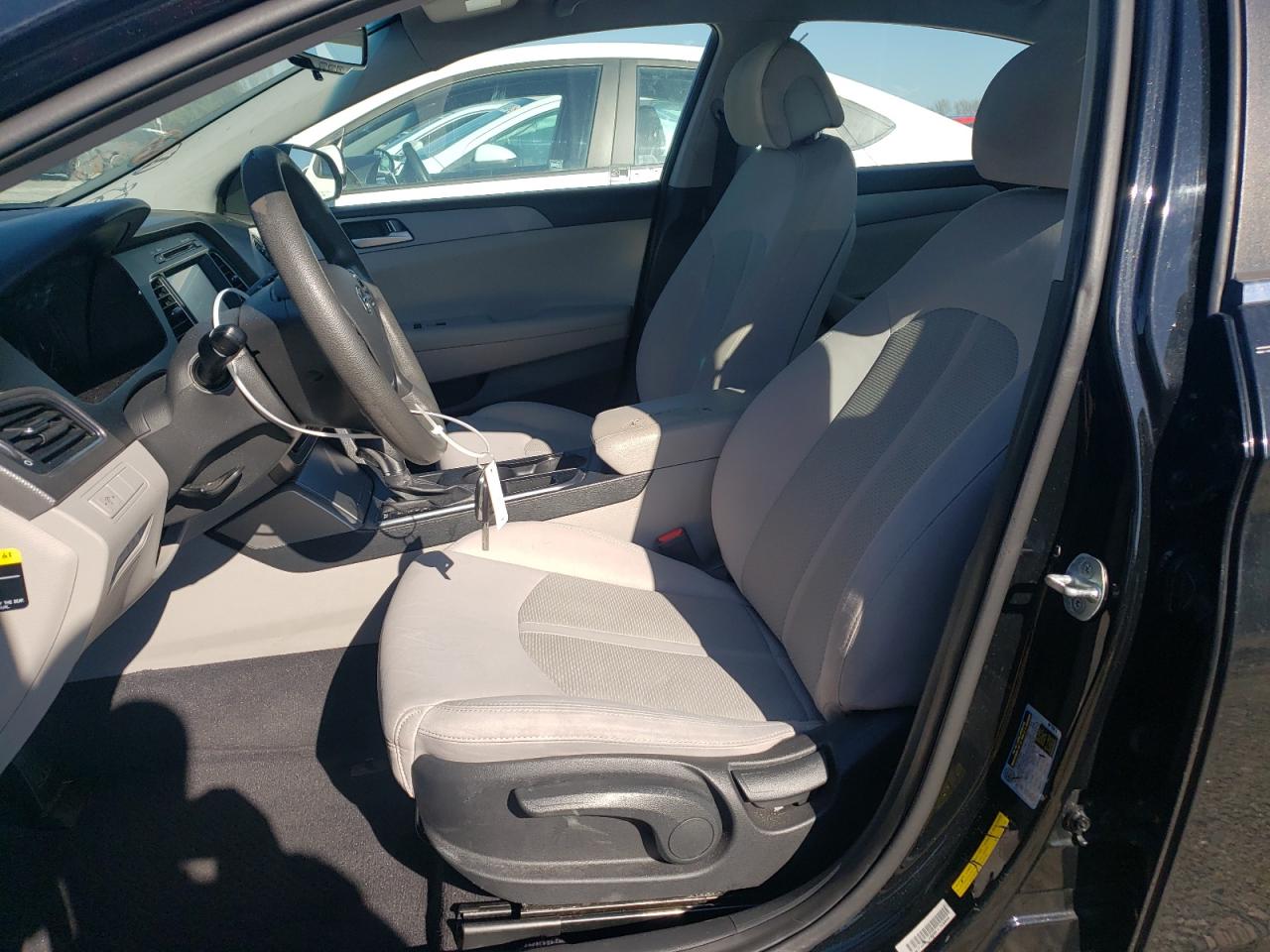 2016 Hyundai Sonata - Image 7