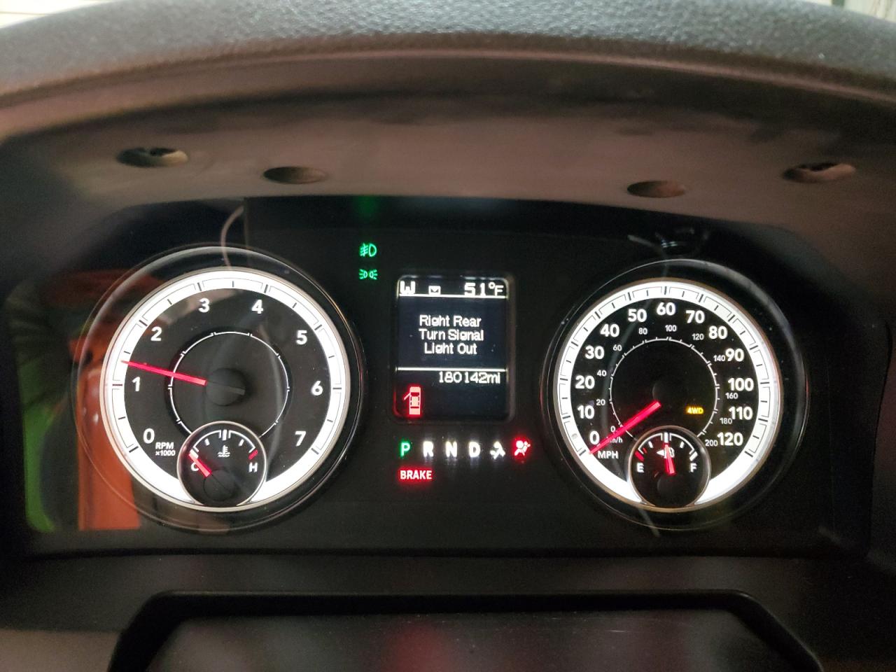 2015 RAM 1500 - Image 9
