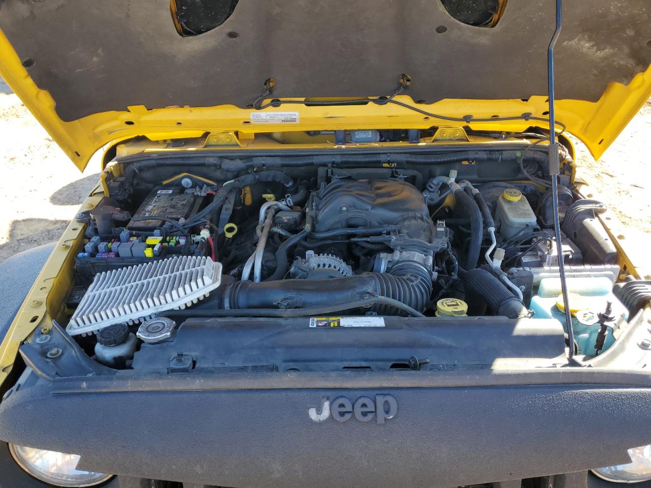 2015 Jeep Wrangler - Image 12