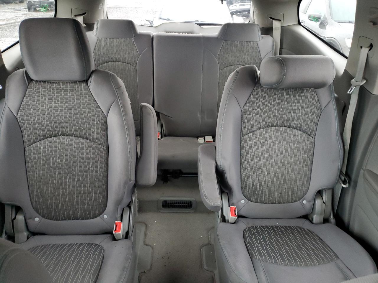 2015 Chevrolet Traverse - Image 10