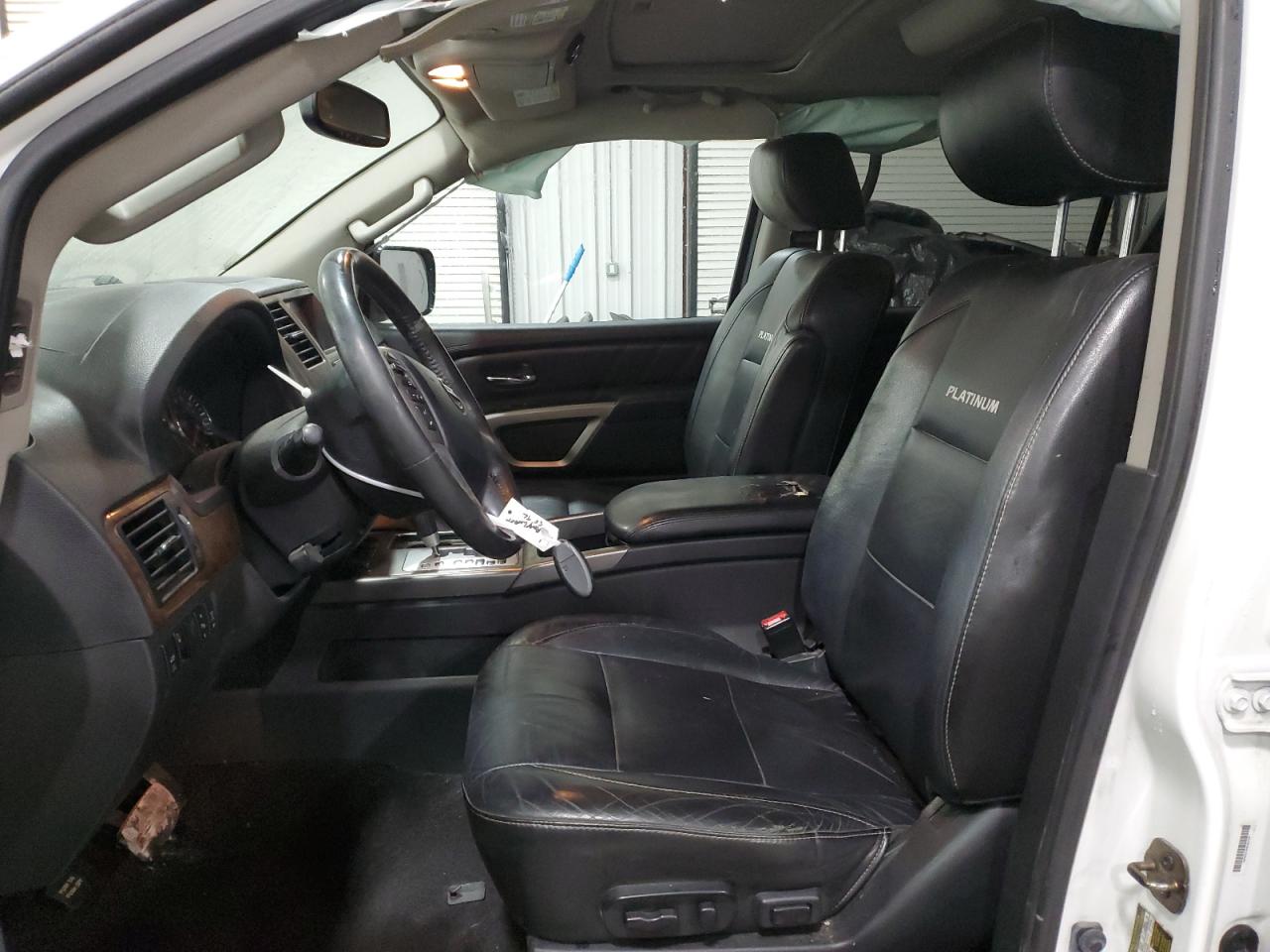 2015 Nissan Armada - Image 7