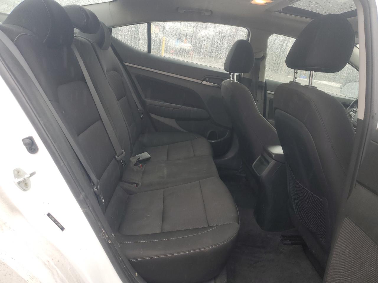 2018 Hyundai Elantra - Image 11