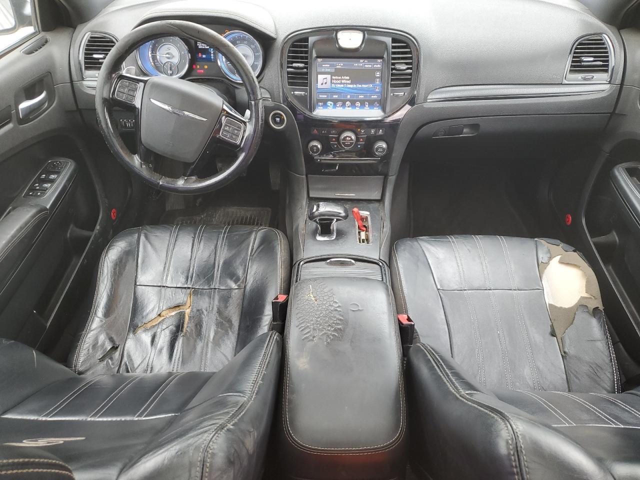 2014 Chrysler 300 - Image 8