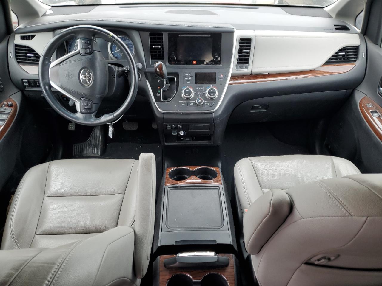 5TDYZ3DC9HS844657 TOYOTA All Models 2017
