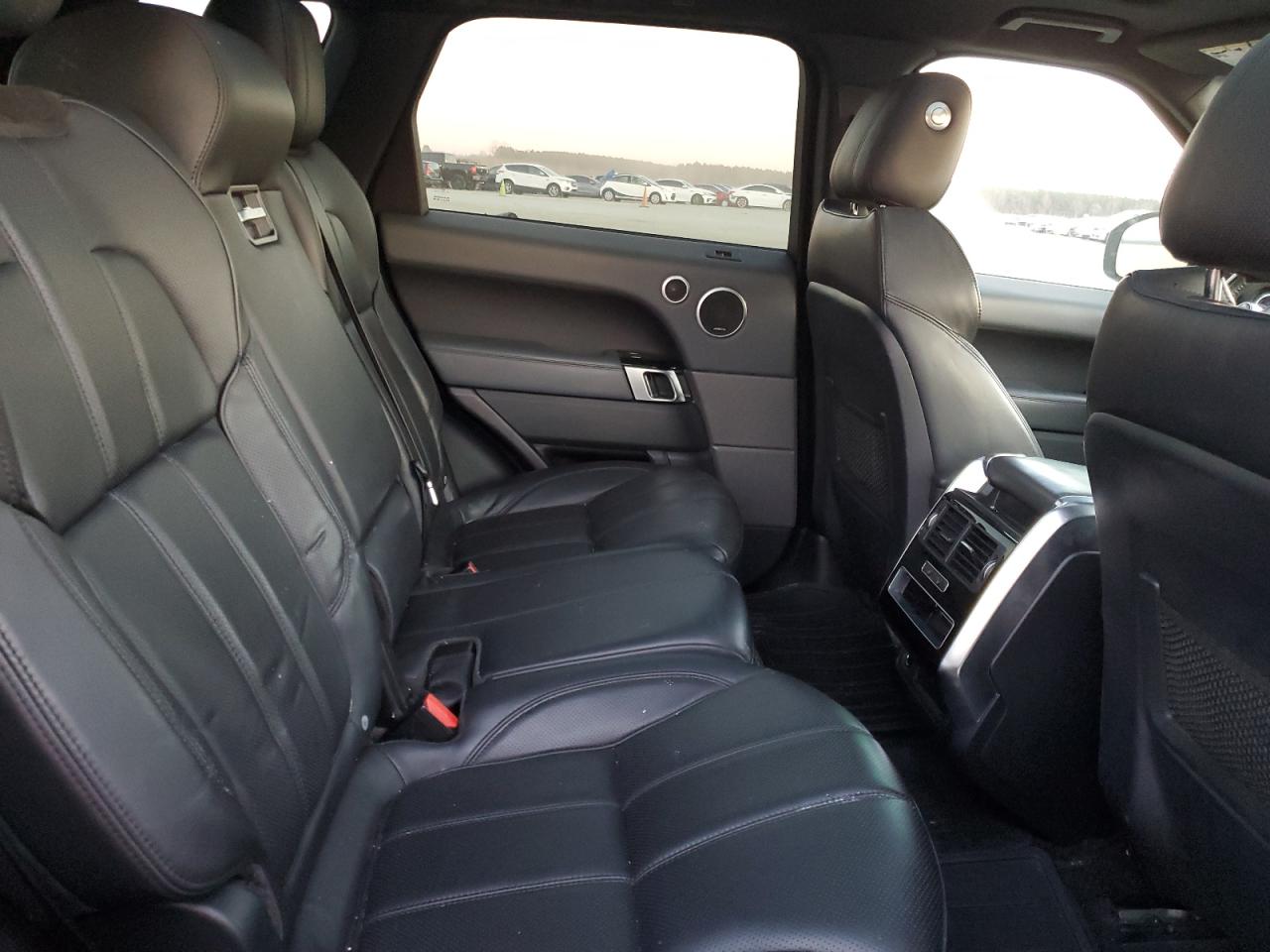 2015 Land Rover Range Rover - Image 10