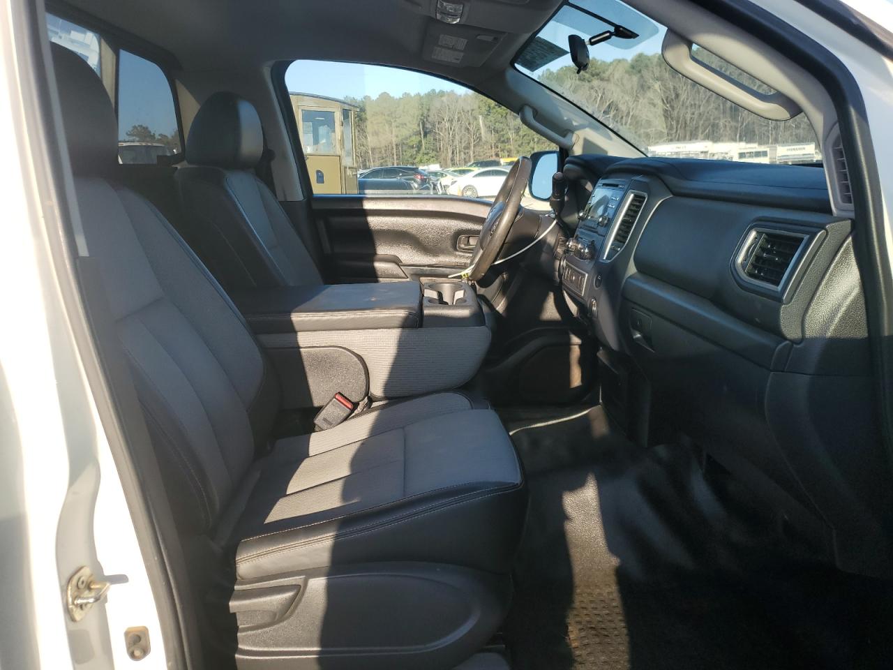 2017 Nissan Titan - Image 11