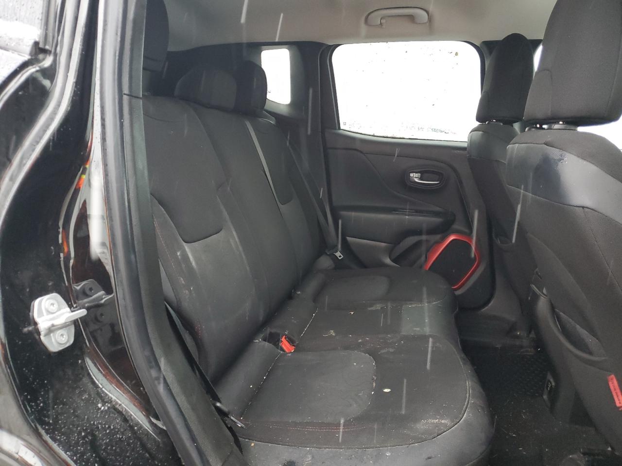 2017 Jeep Renegade - Image 11