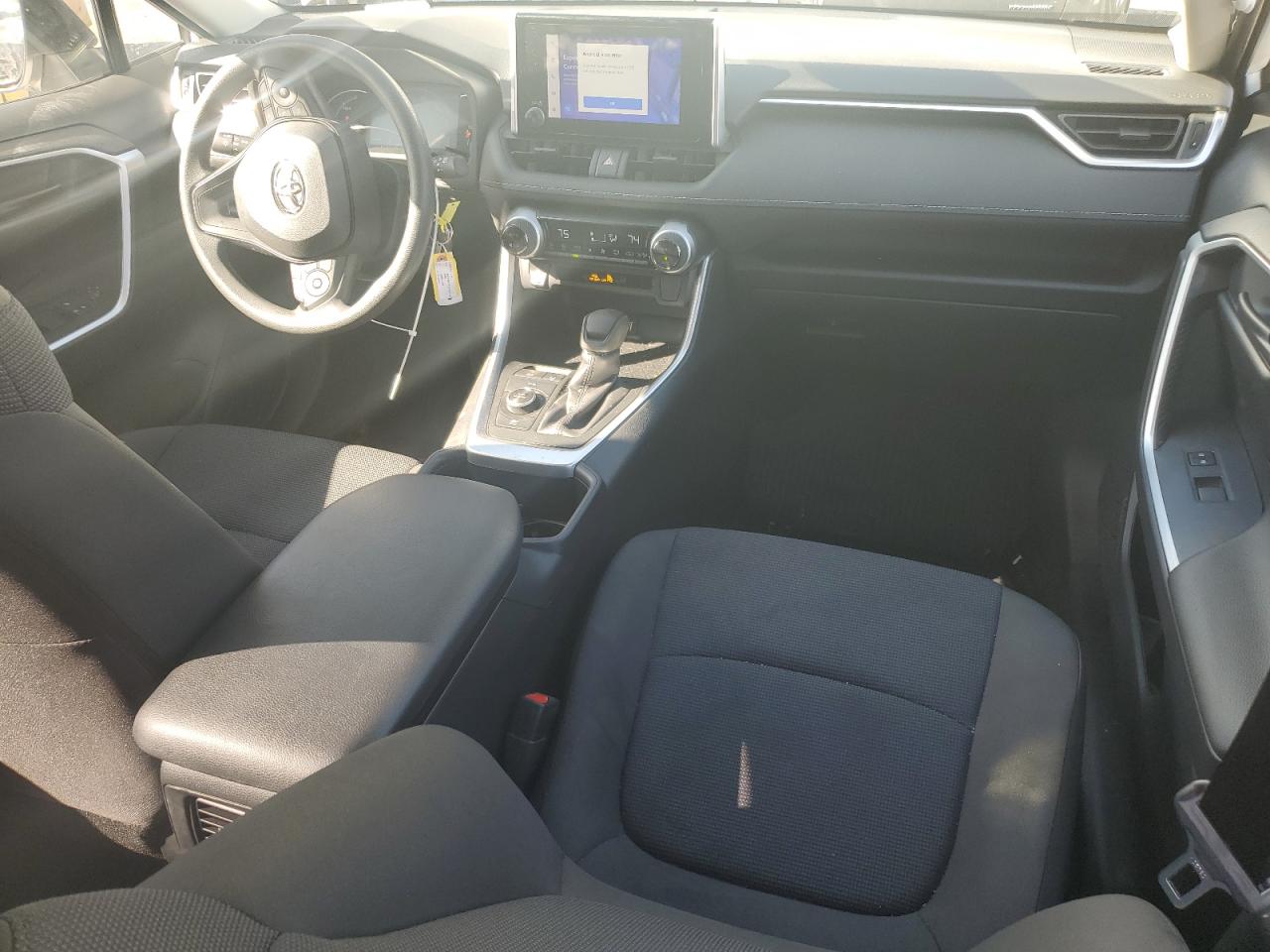 2024 Toyota RAV 4 - Image 8
