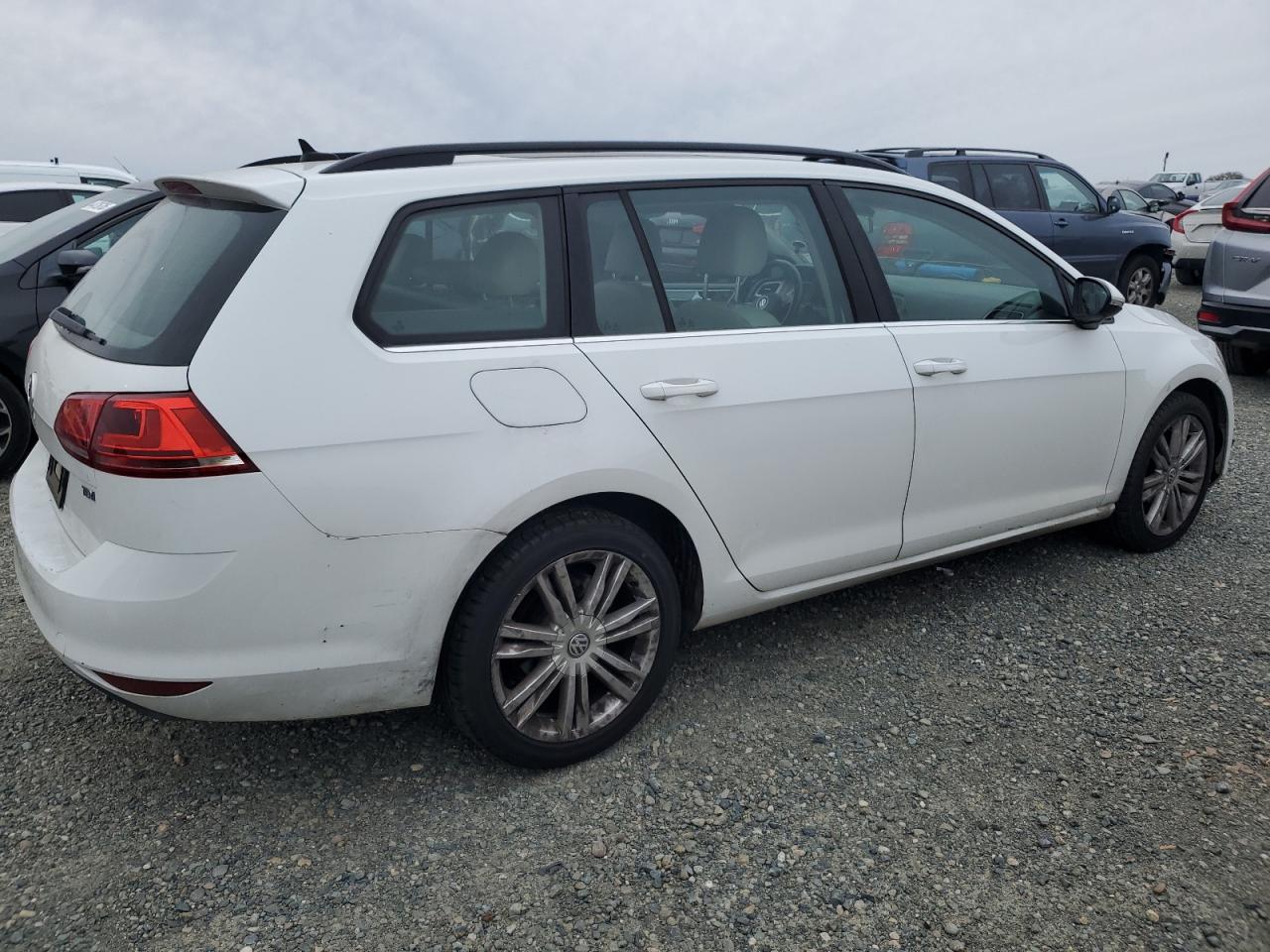 2015 Volkswagen Golf - Image 3