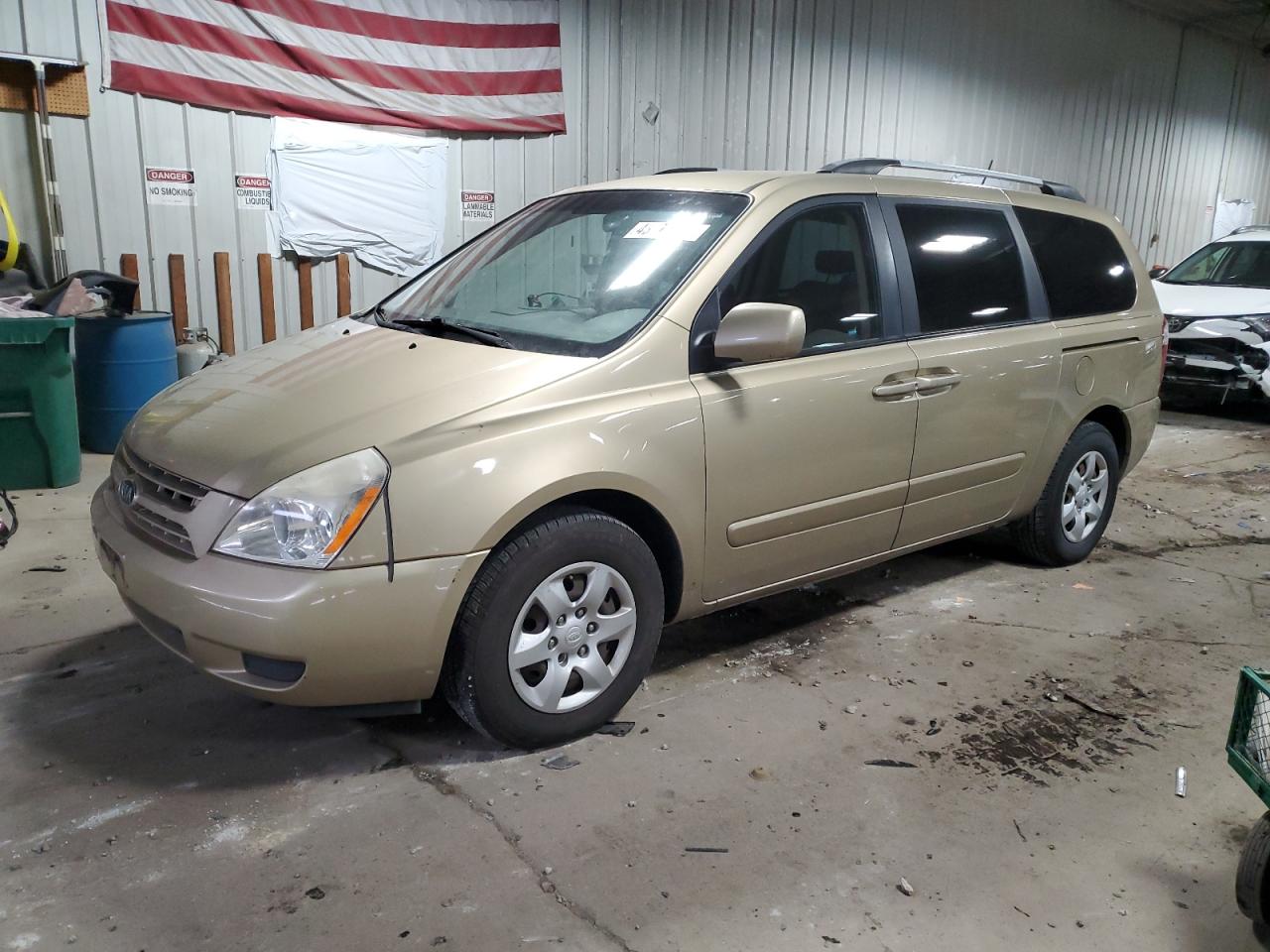 2010 Kia Sedona - Image 1