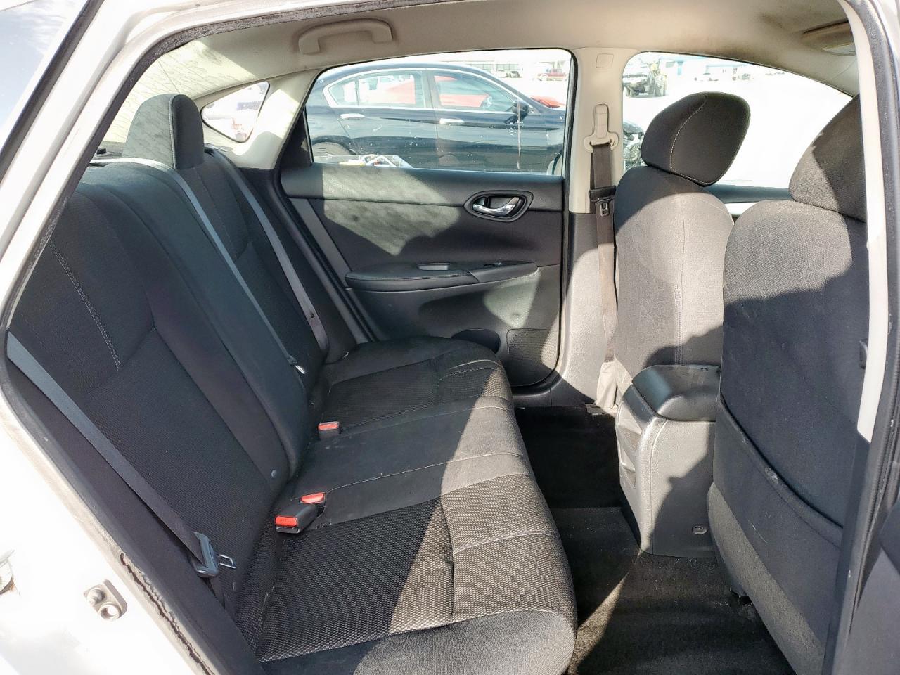 2016 Nissan Sentra - Image 10