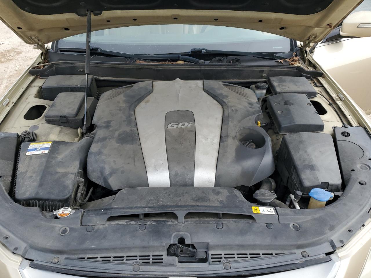 2012 Hyundai Genesis - Image 12