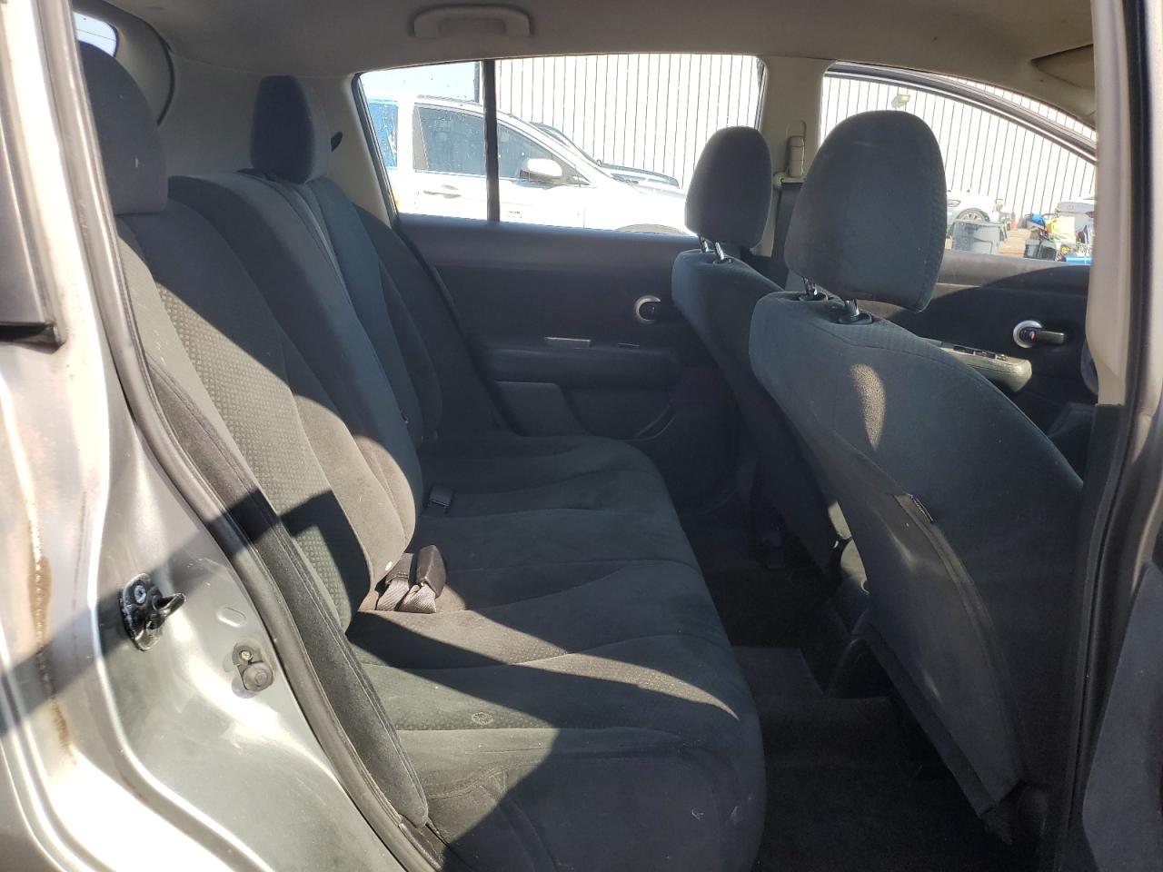 2011 Nissan Versa - Image 10