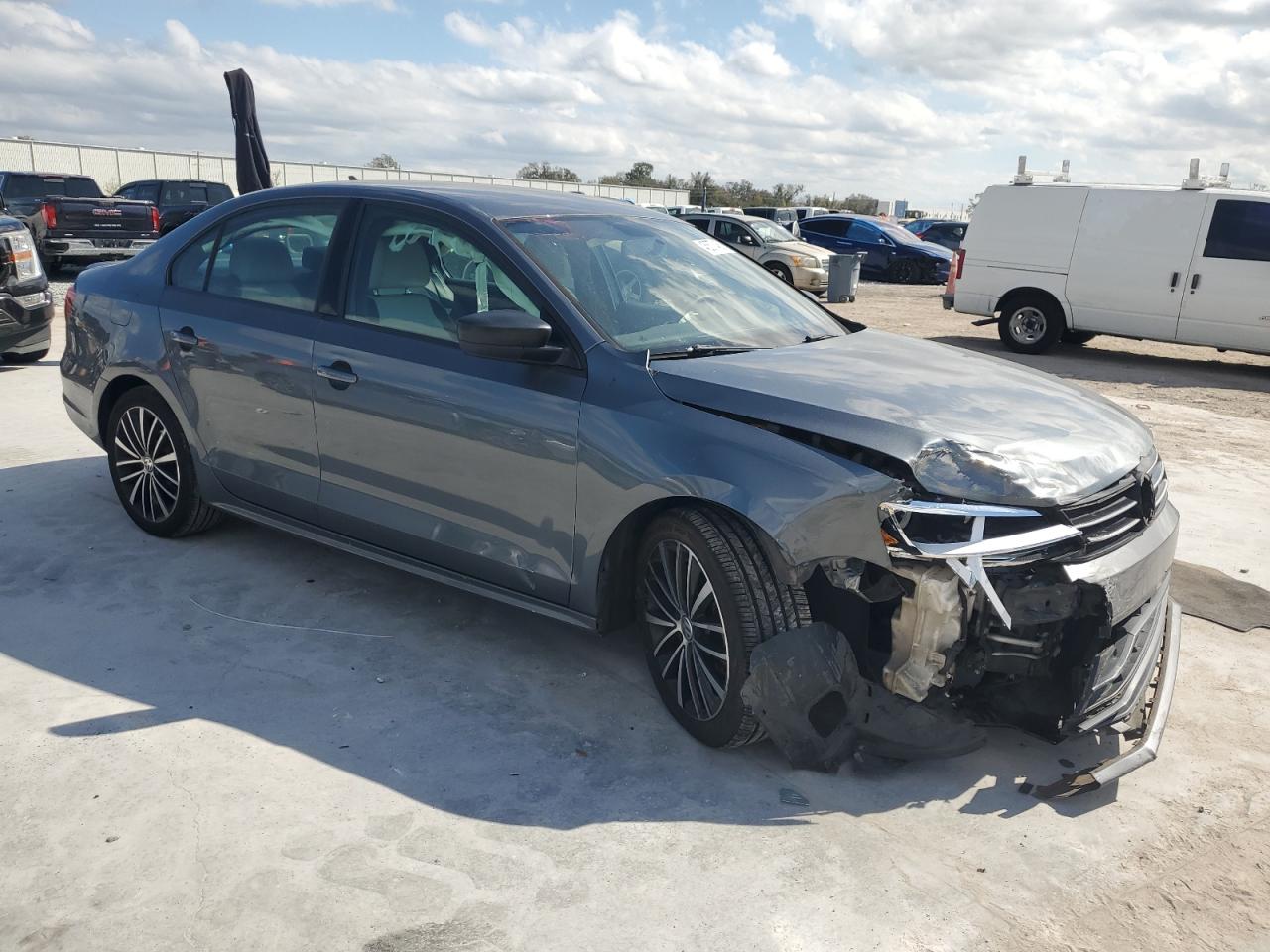 2015 Volkswagen Jetta - Image 4