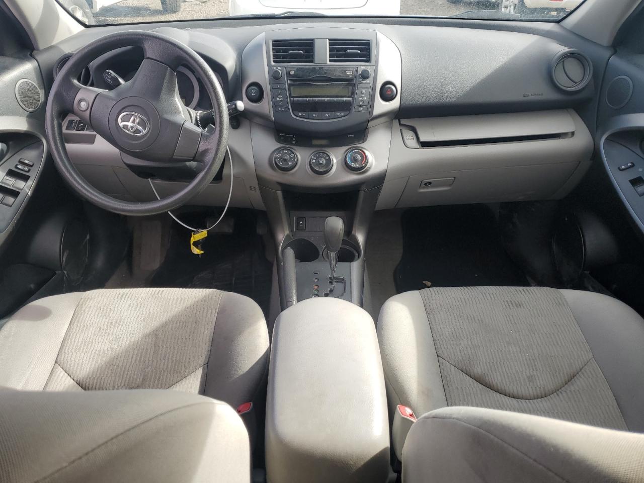 2010 Toyota RAV 4 - Image 8