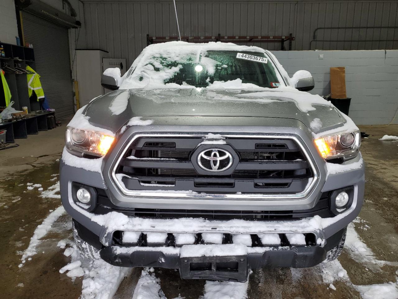2017 Toyota Tacoma - Image 5