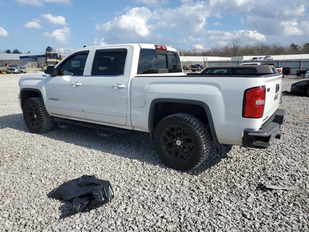 2015 GMC Sierra - Image 2