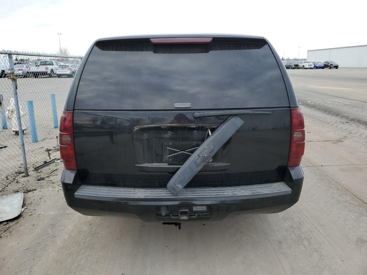 2008 Chevrolet Suburban - Image 6