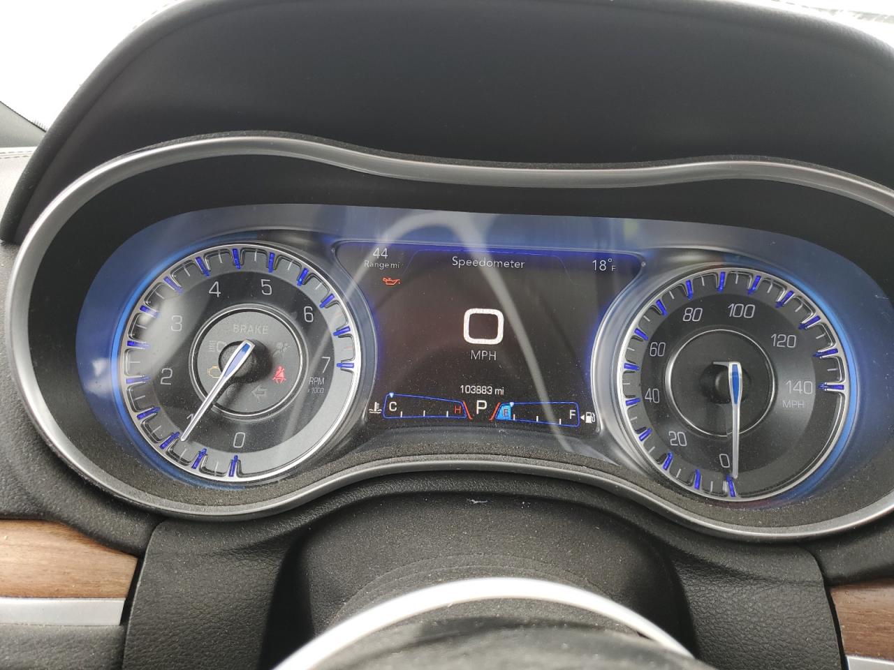 2016 Chrysler 300 - Image 9