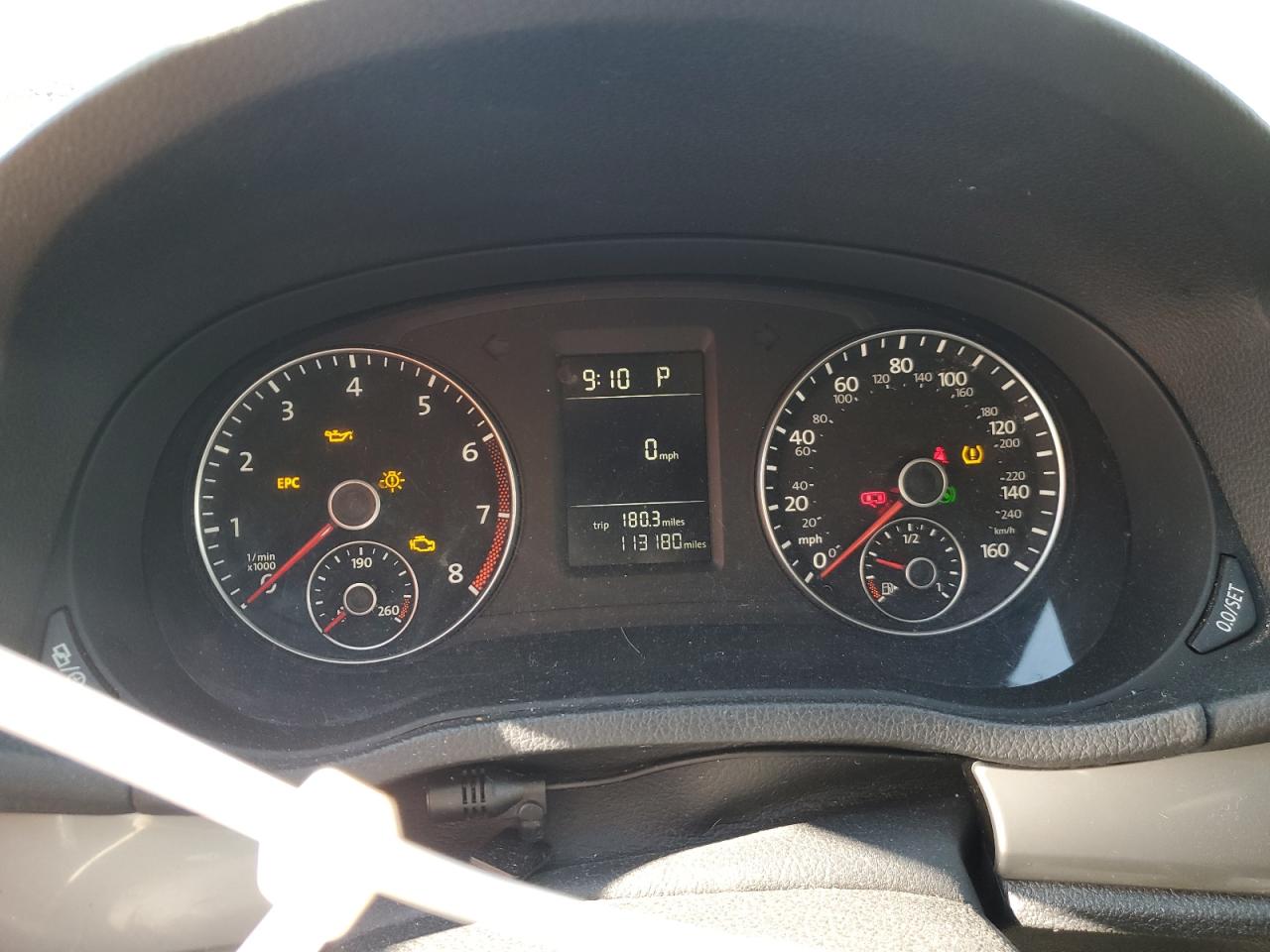 2015 Volkswagen Passat - Image 9
