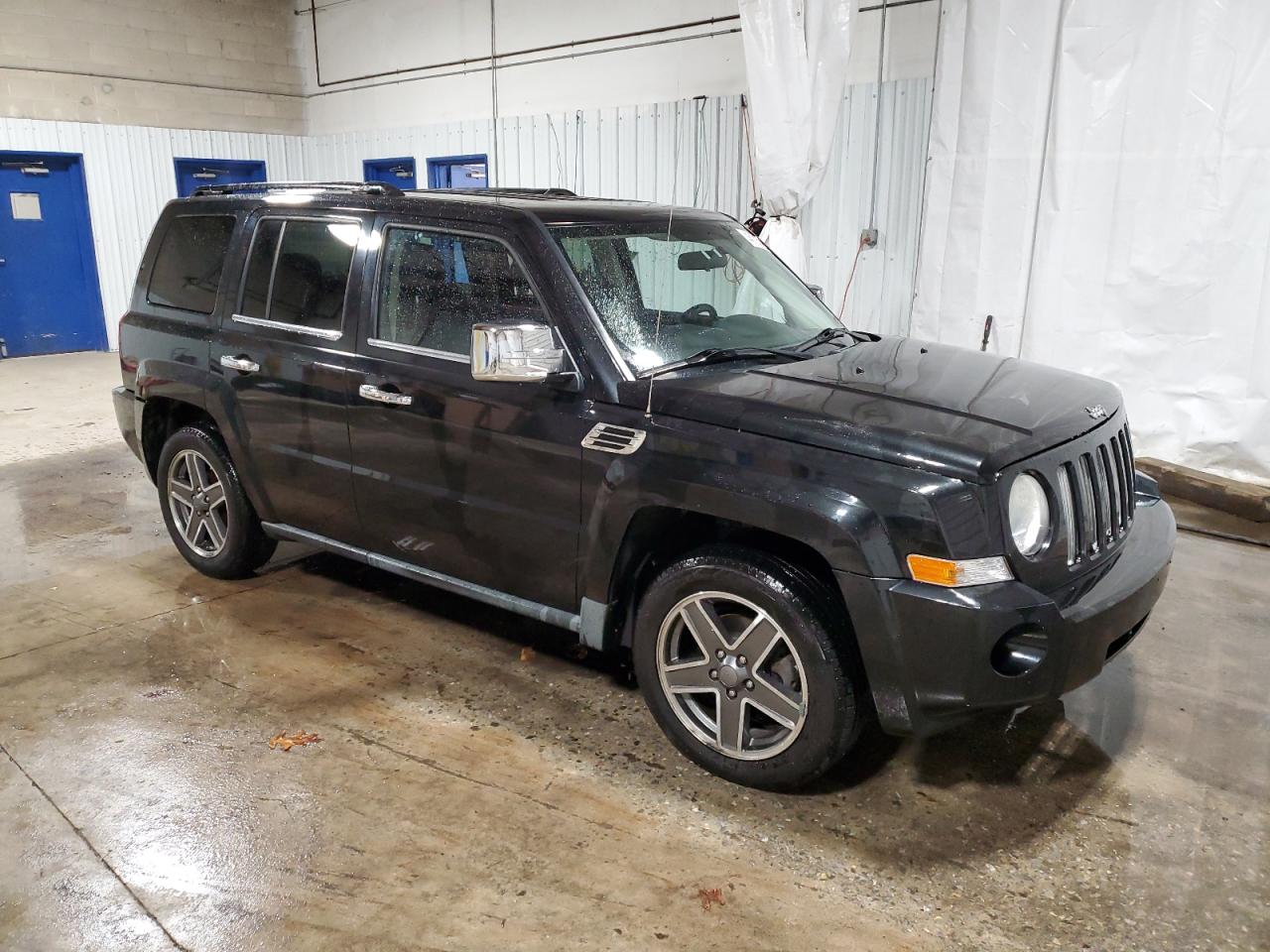 2010 Jeep Liberty (Patriot) - Image 4