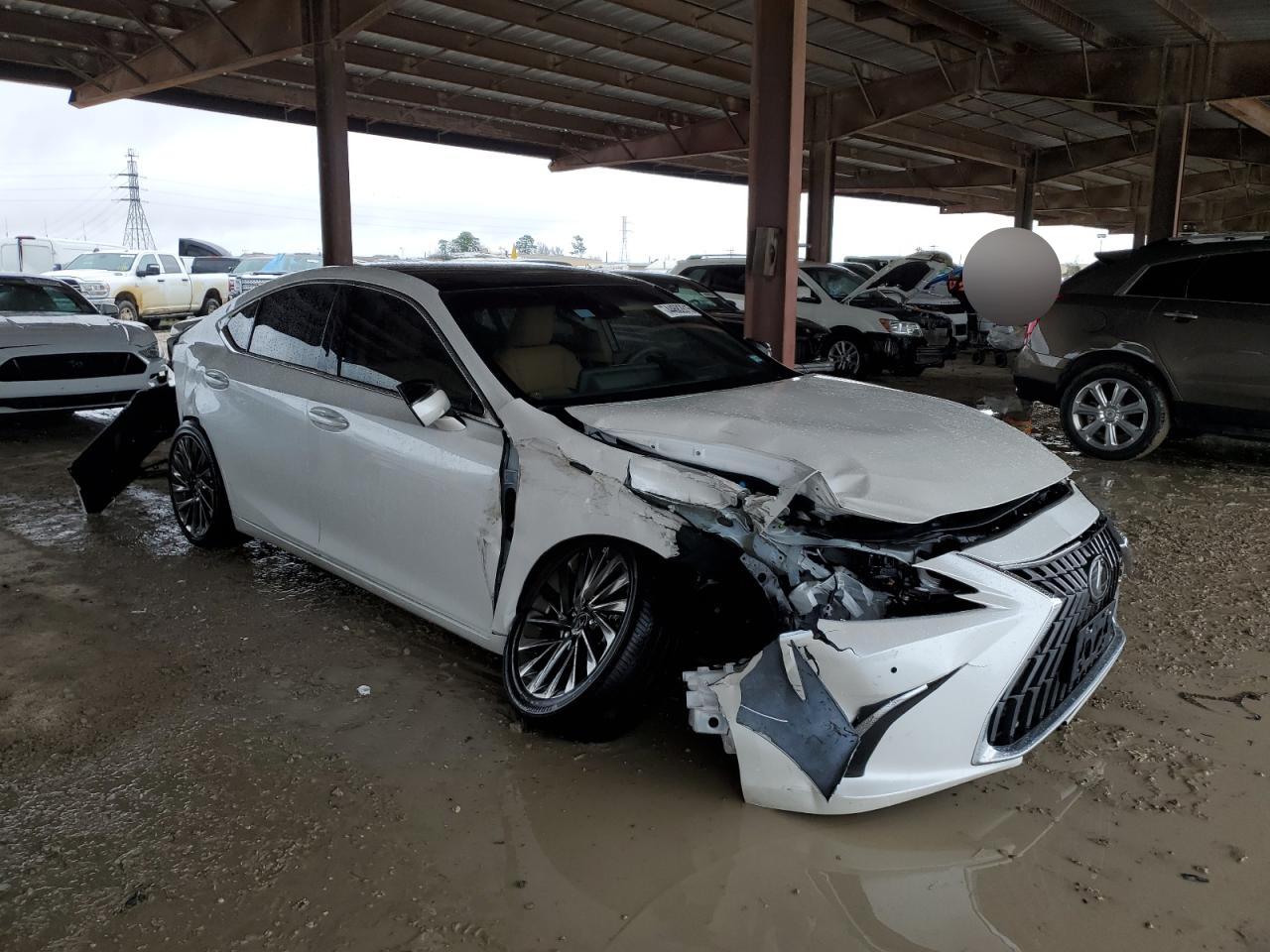 2024 Lexus ES - Image 4