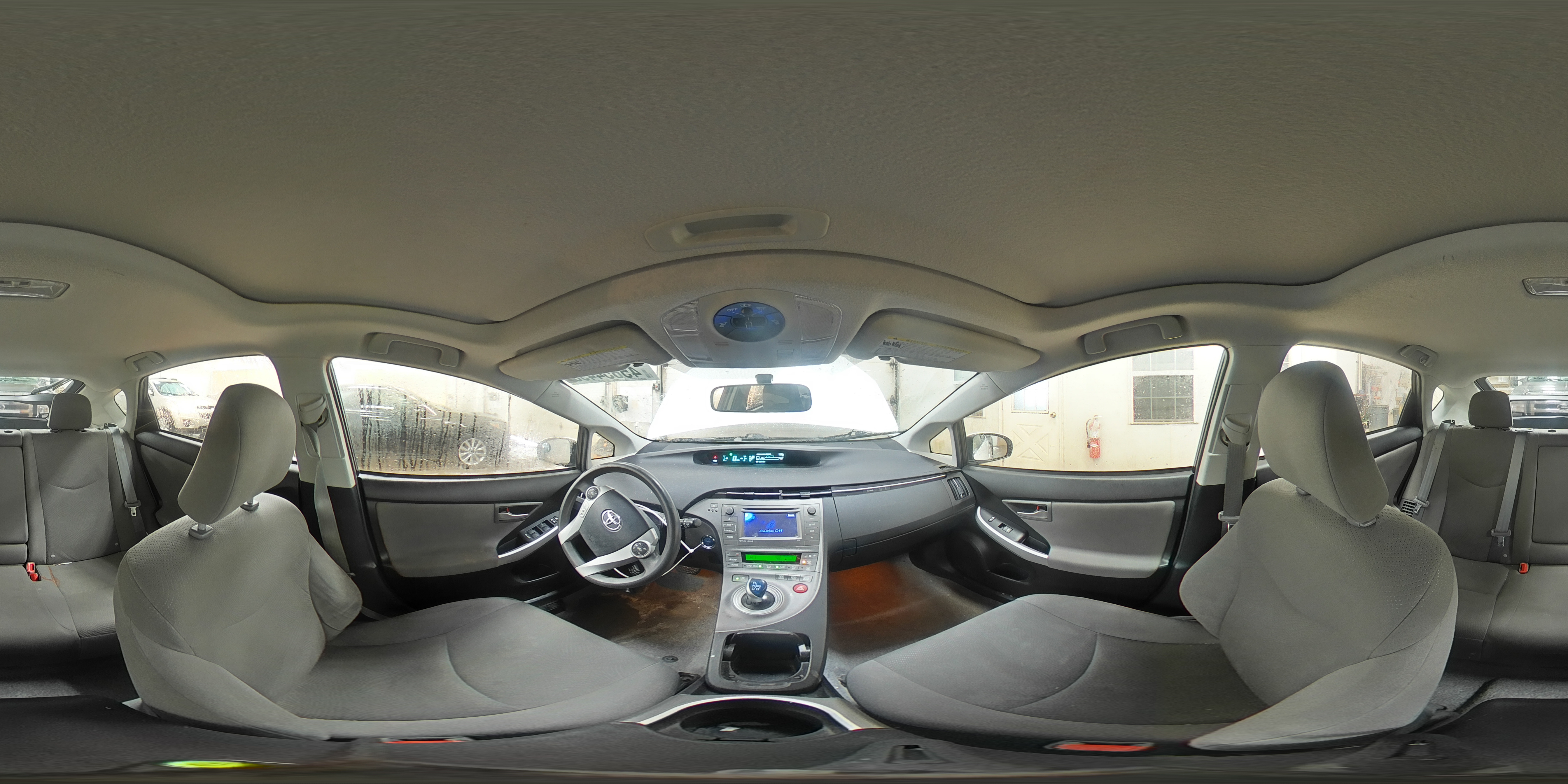 2014 Toyota Prius - Image 14
