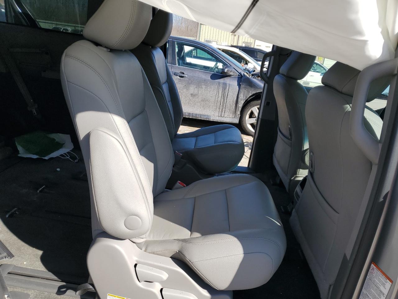 2017 Toyota Sienna - Image 11