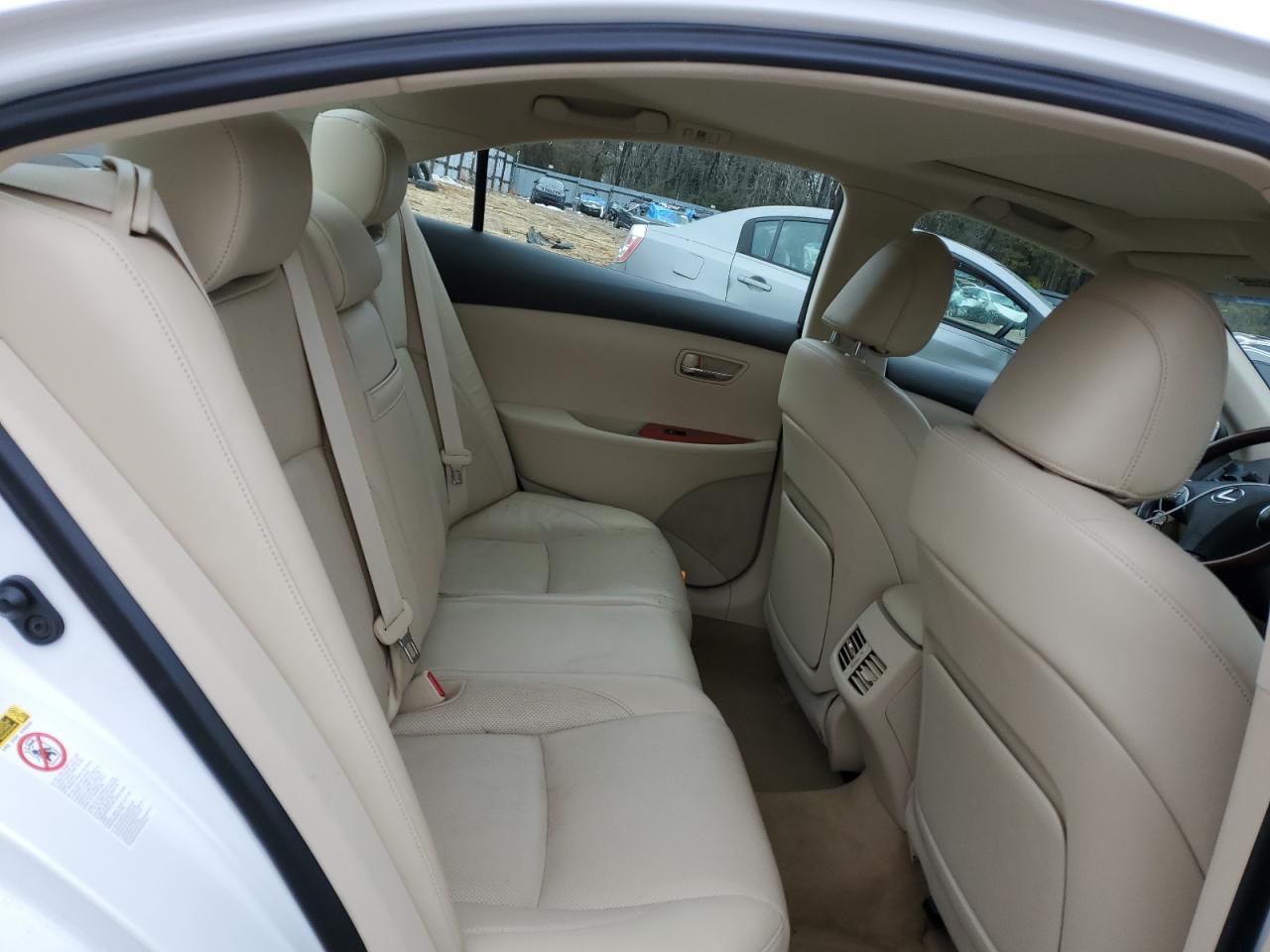 2011 Lexus ES - Image 11