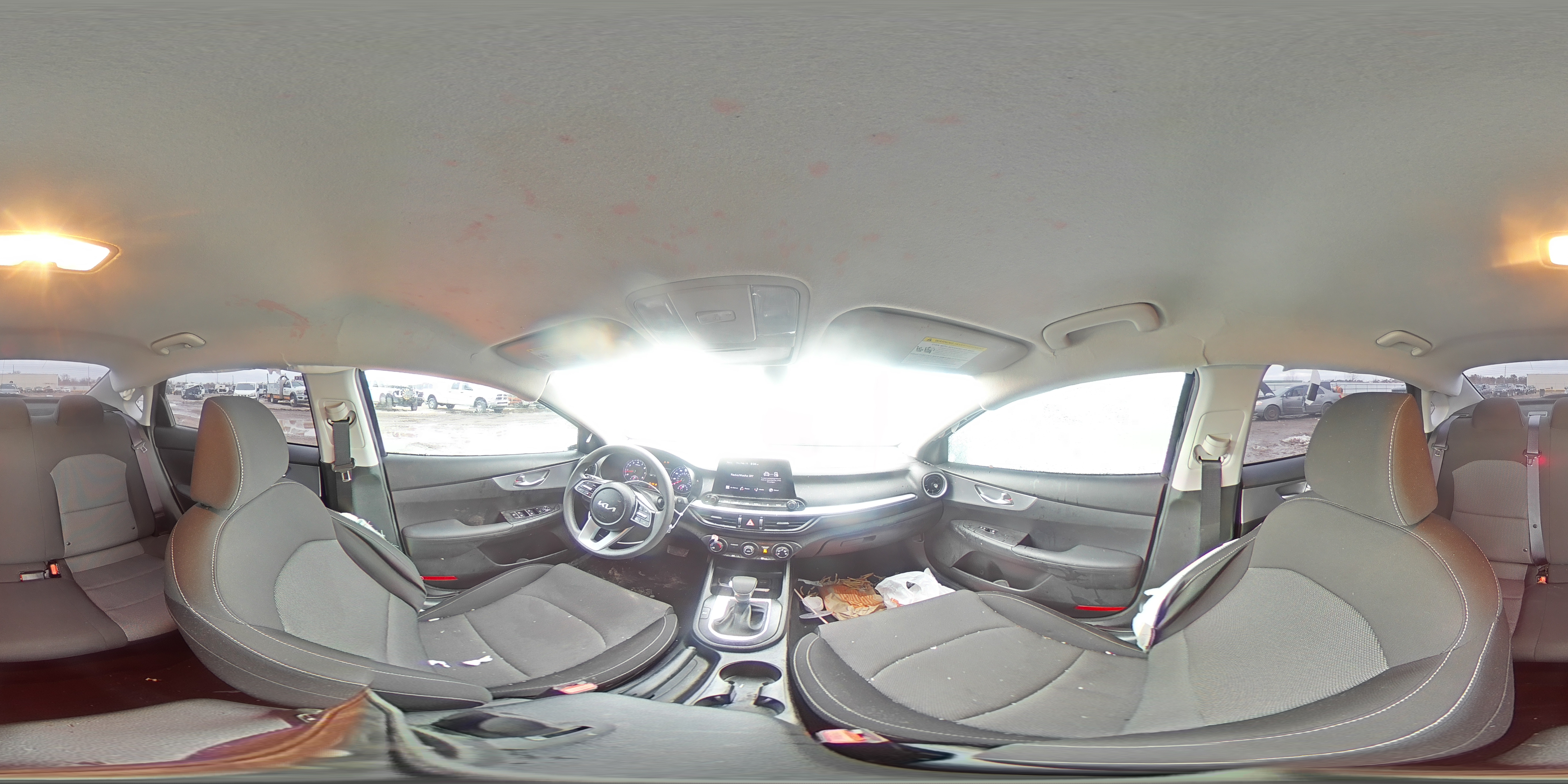 2022 Kia Forte - Image 12