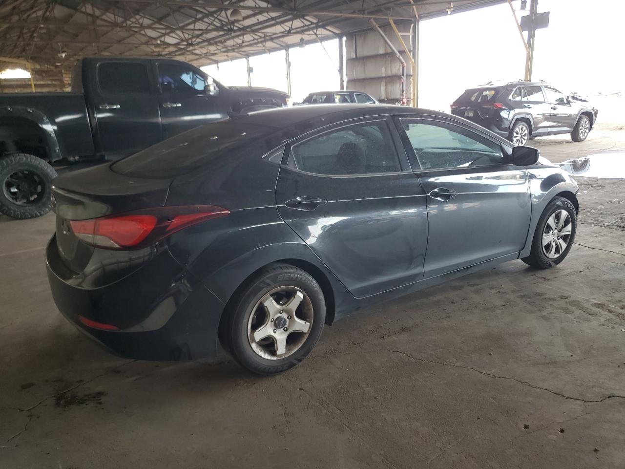 2016 Hyundai Elantra - Image 3