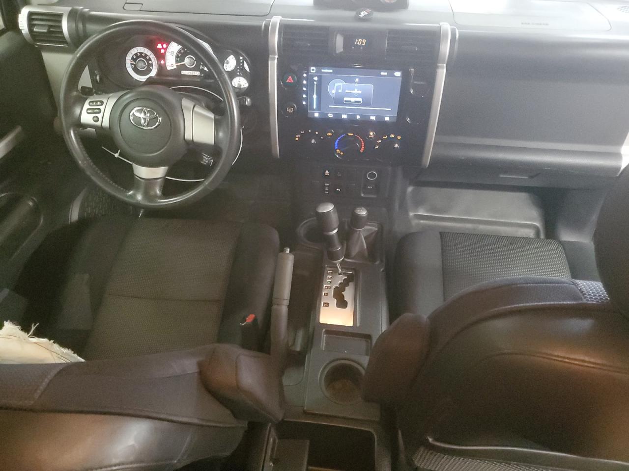 2007 Toyota FJ Cruiser - Image 8