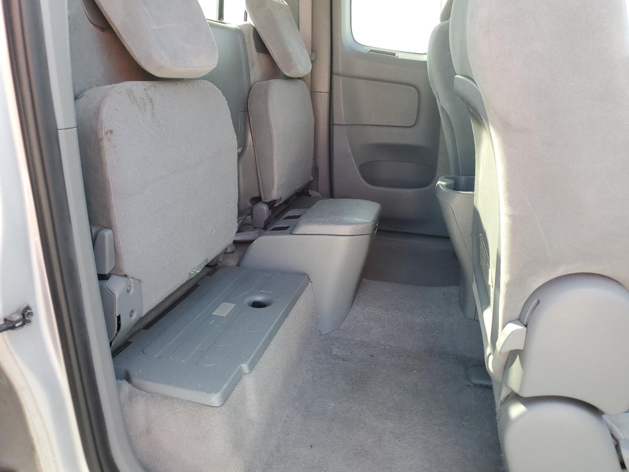 2010 Toyota Tacoma - Image 10