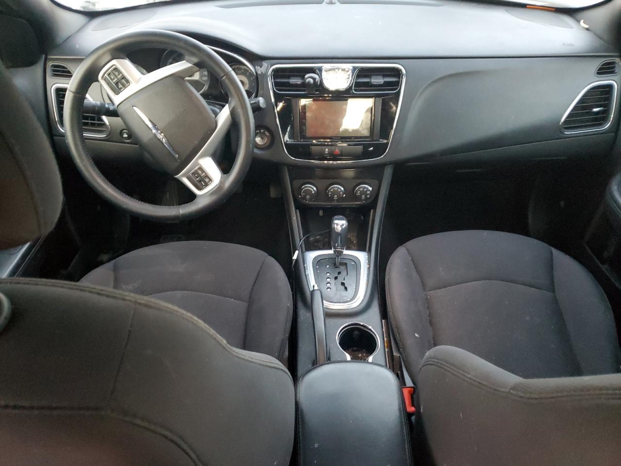 2013 Chrysler 200 - Image 8
