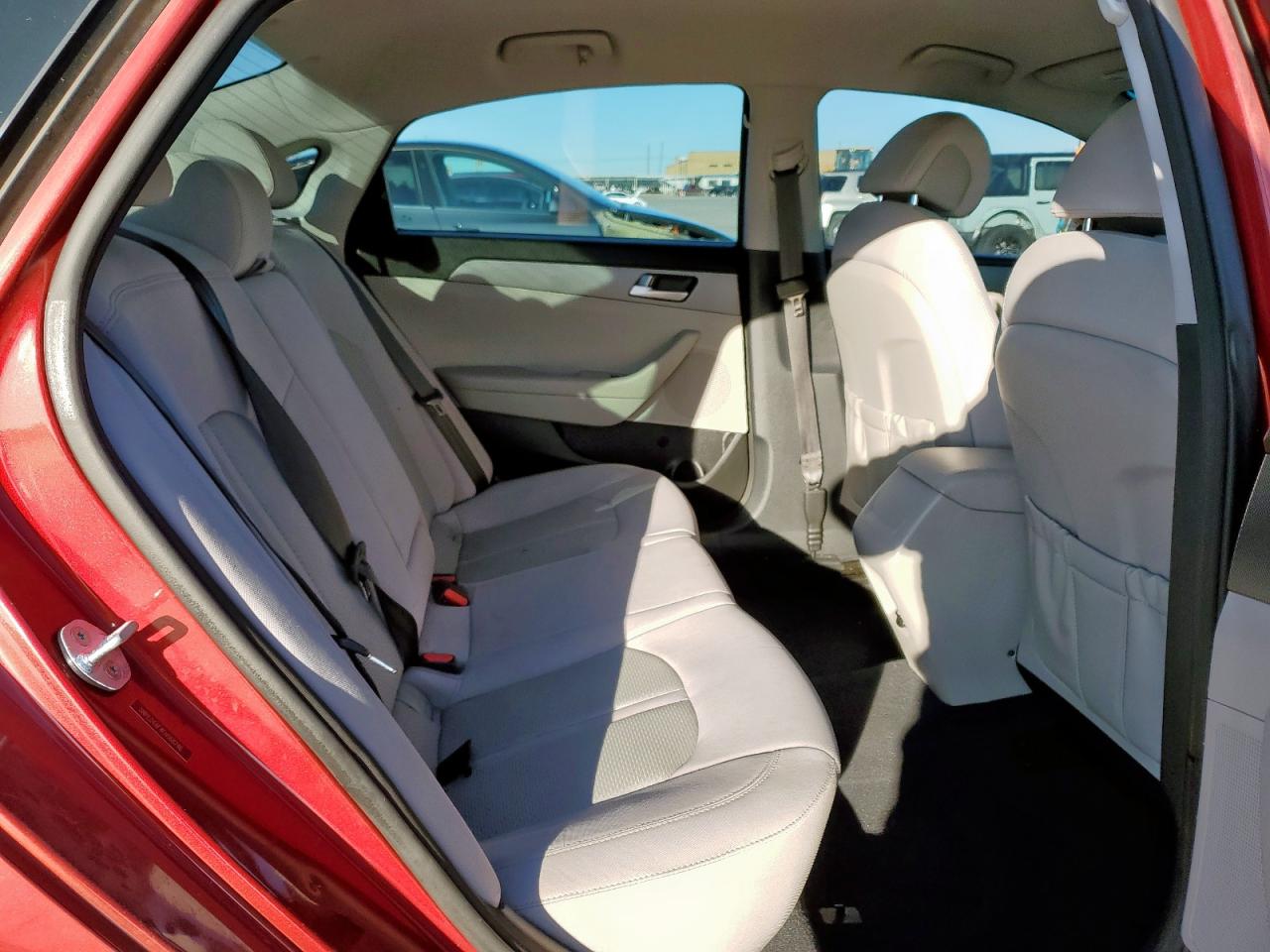 2015 Hyundai Sonata - Image 10