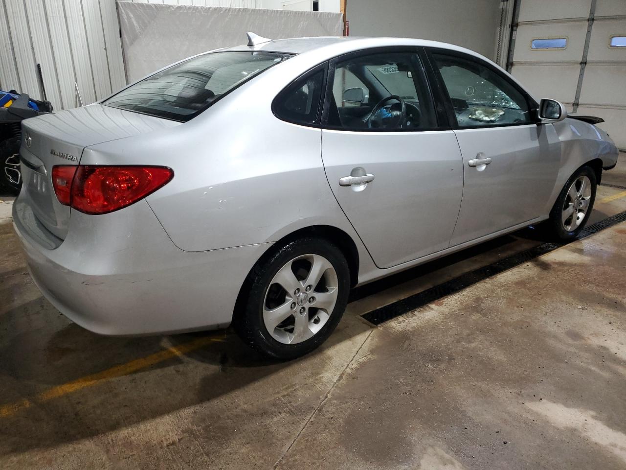 2010 Hyundai Elantra - Image 3