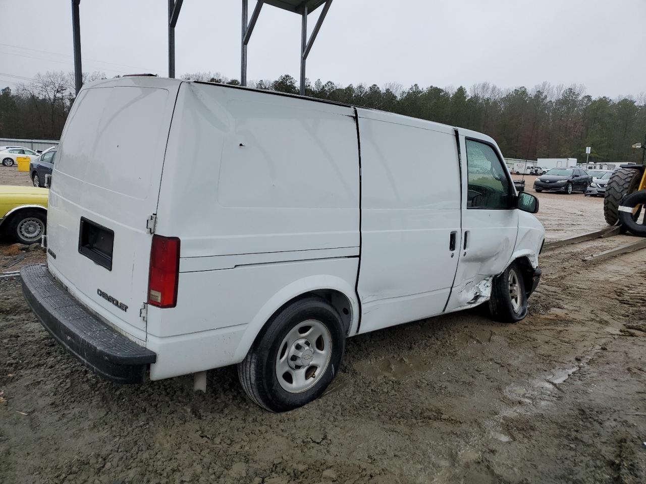 2005 Chevrolet Astro - Image 3