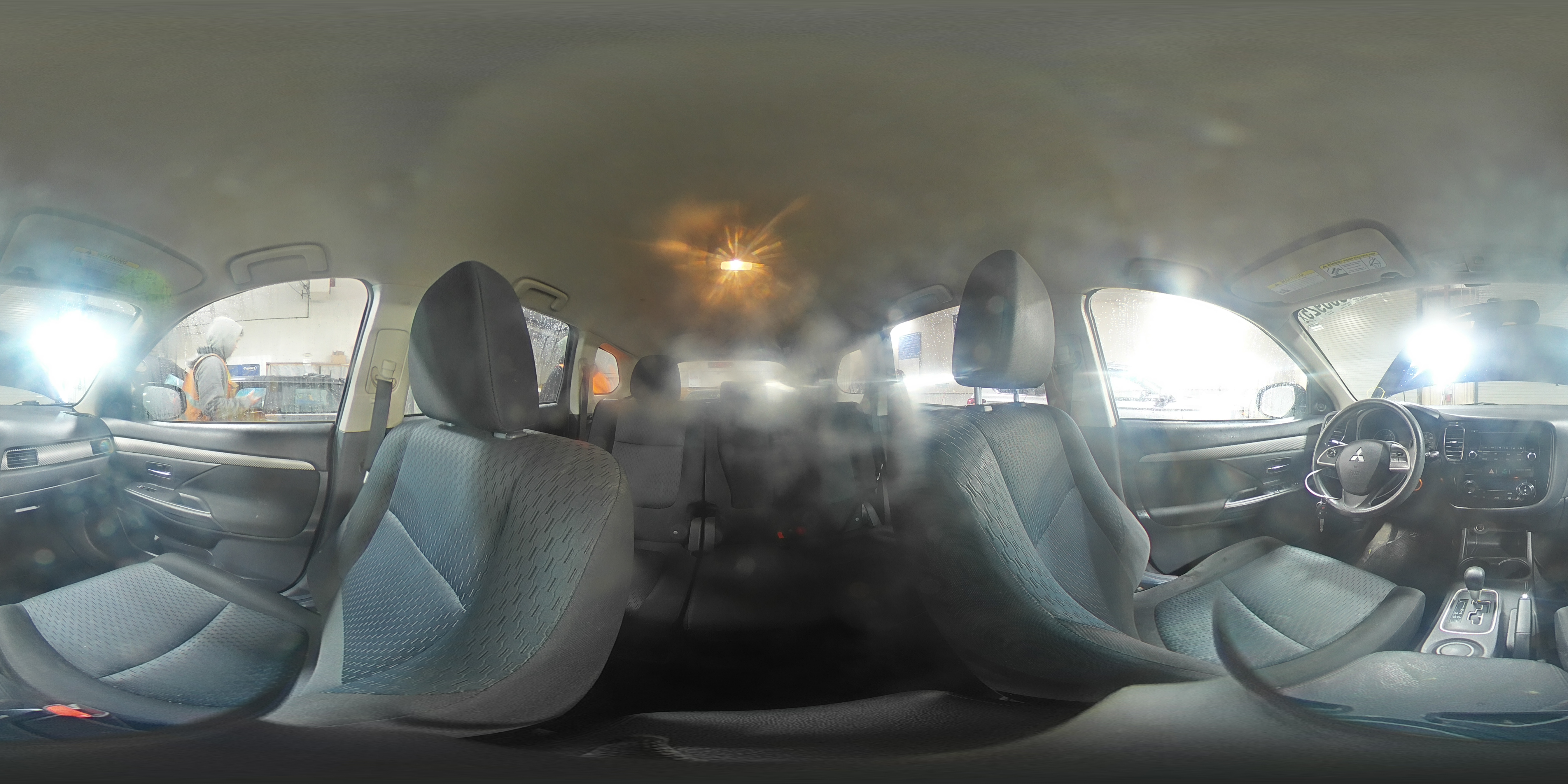 2014 Mitsubishi Outlander - Image 14