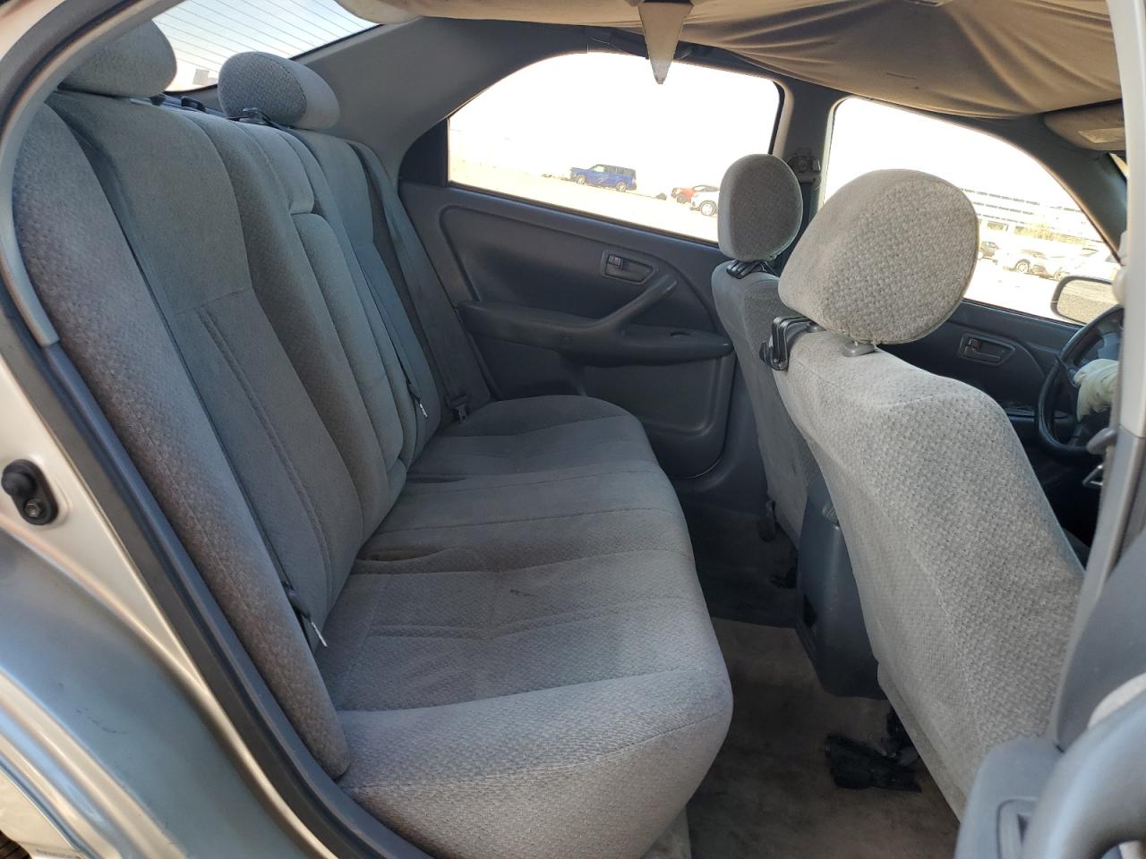 2000 Toyota Camry - Image 10