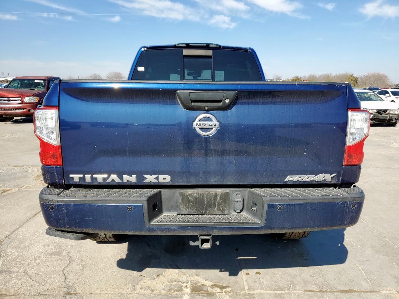 1N6AA1F43JN513987 NISSAN TITAN 2018