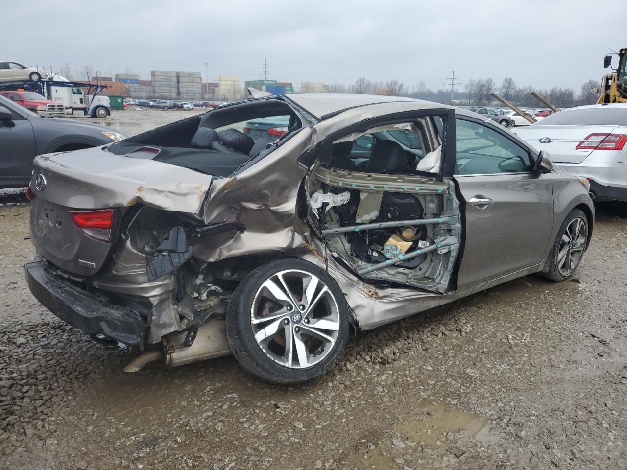 2015 Hyundai Elantra - Image 3