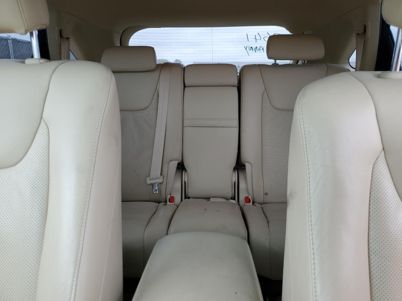 2010 Lexus RX - Image 10