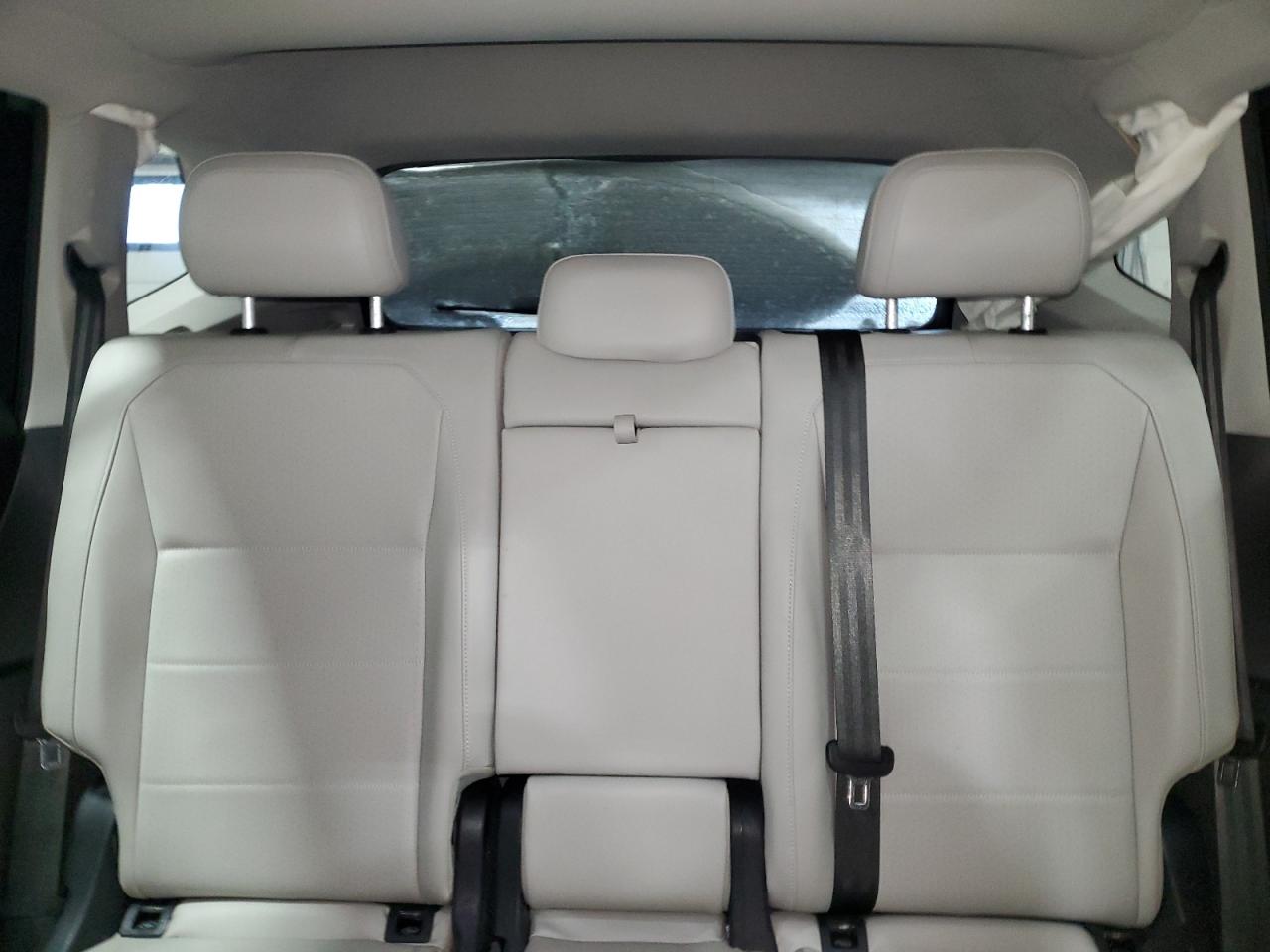 2018 Volkswagen Tiguan - Image 10