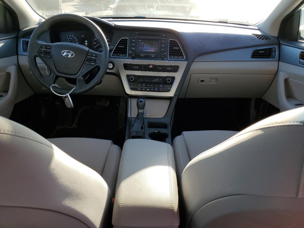 2016 Hyundai Sonata - Image 8