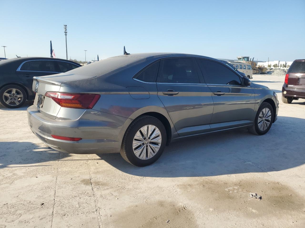 2019 Volkswagen Jetta - Image 3