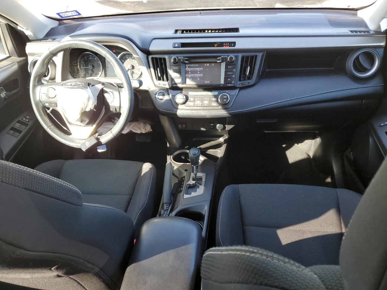 2018 Toyota RAV 4 - Image 8