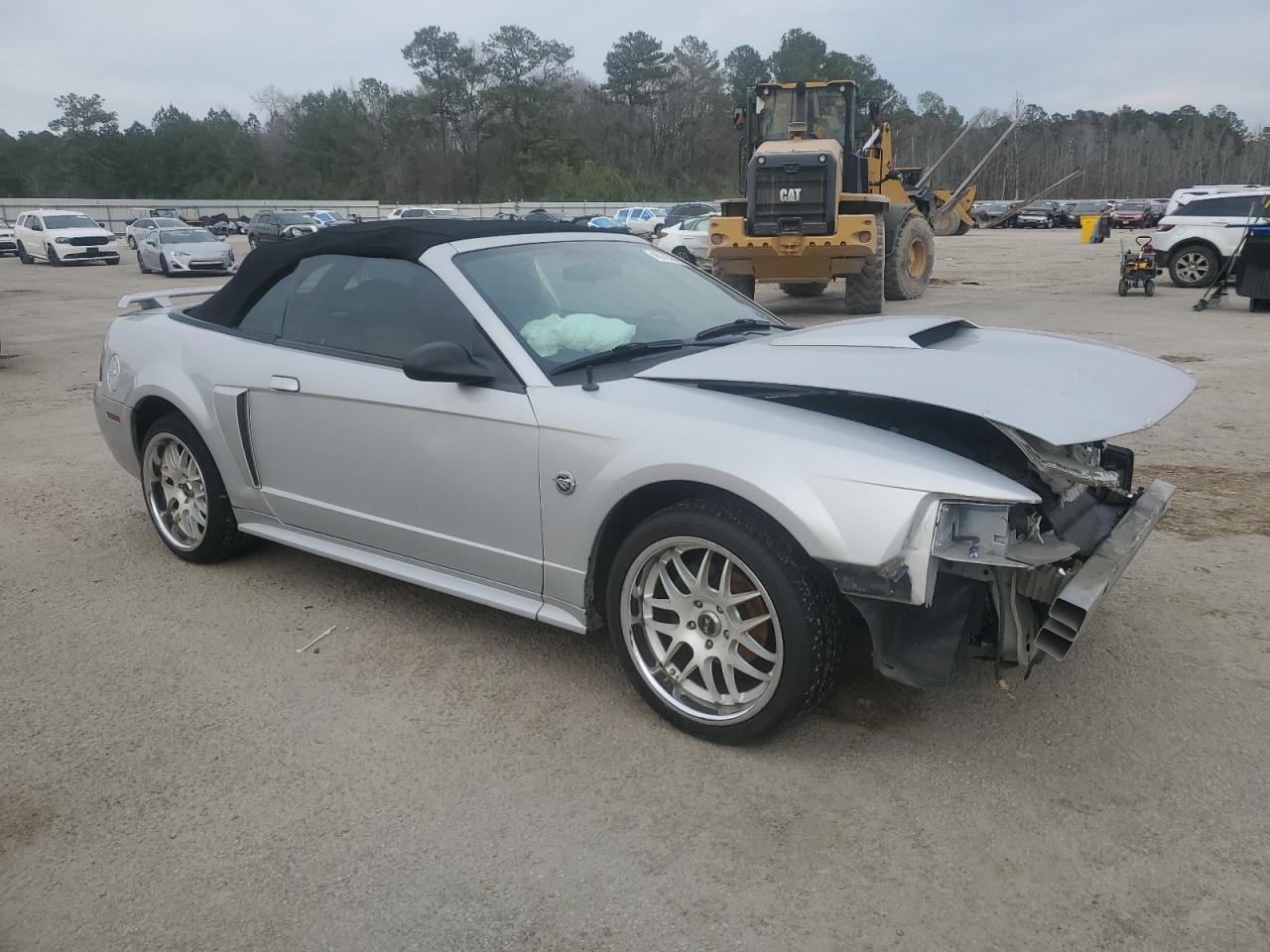 2004 Ford Mustang - Image 4